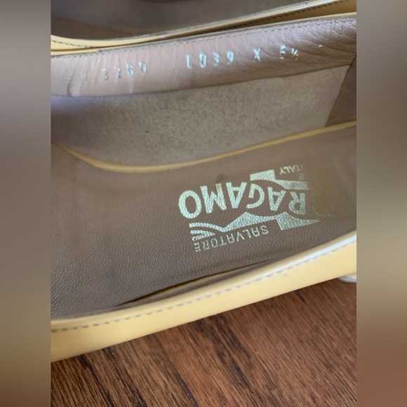 Salvatore Ferragamo Sz 6.5 Patent Yellow Leather Vara Bow Chunky Italy Ballet - Picture 10 of 13